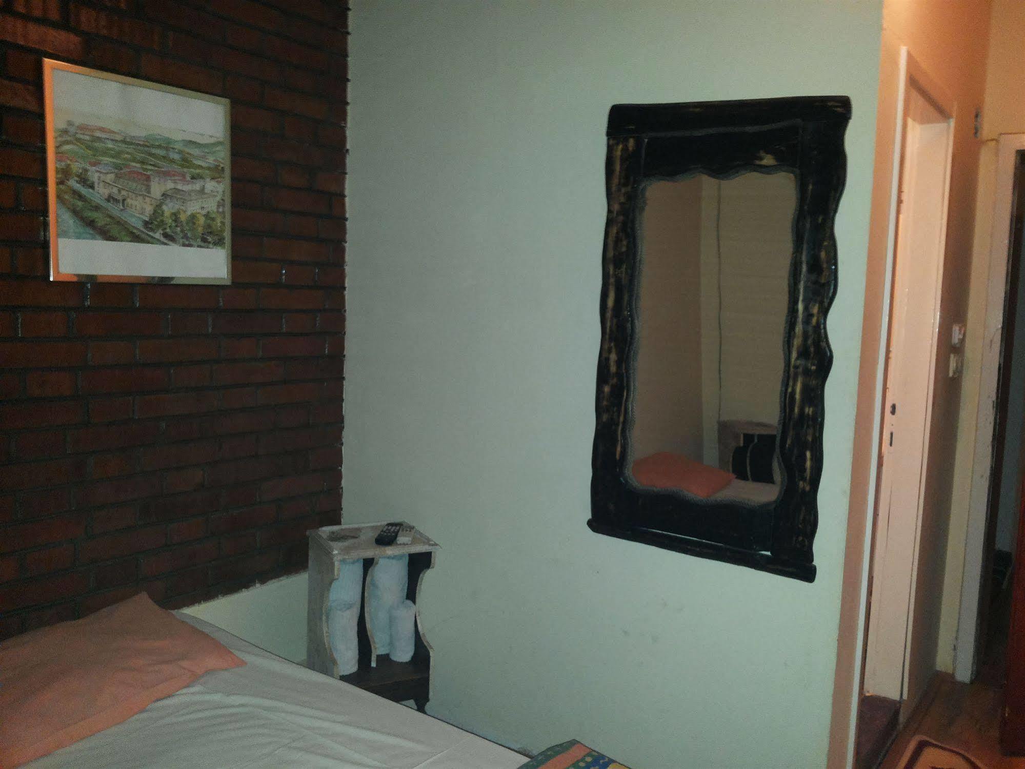 Hotel Vuk Skopje Extérieur photo